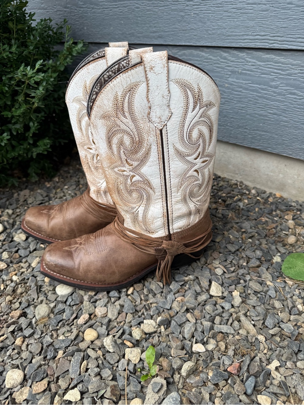 Laredo Women’s 7.5M Distressed Cream Brown Leather Western Boots